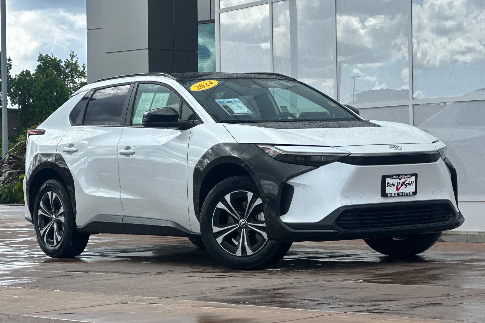 2024 Toyota bZ4X XLE