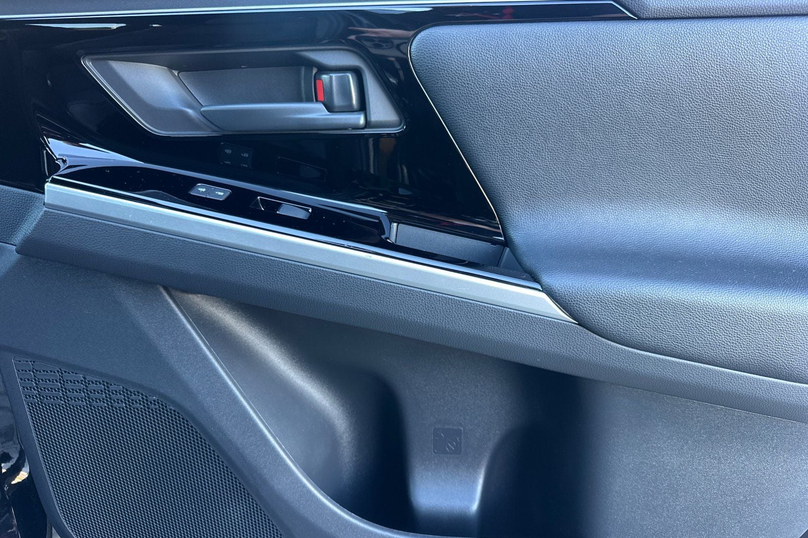 2024 Toyota bZ4X Limited