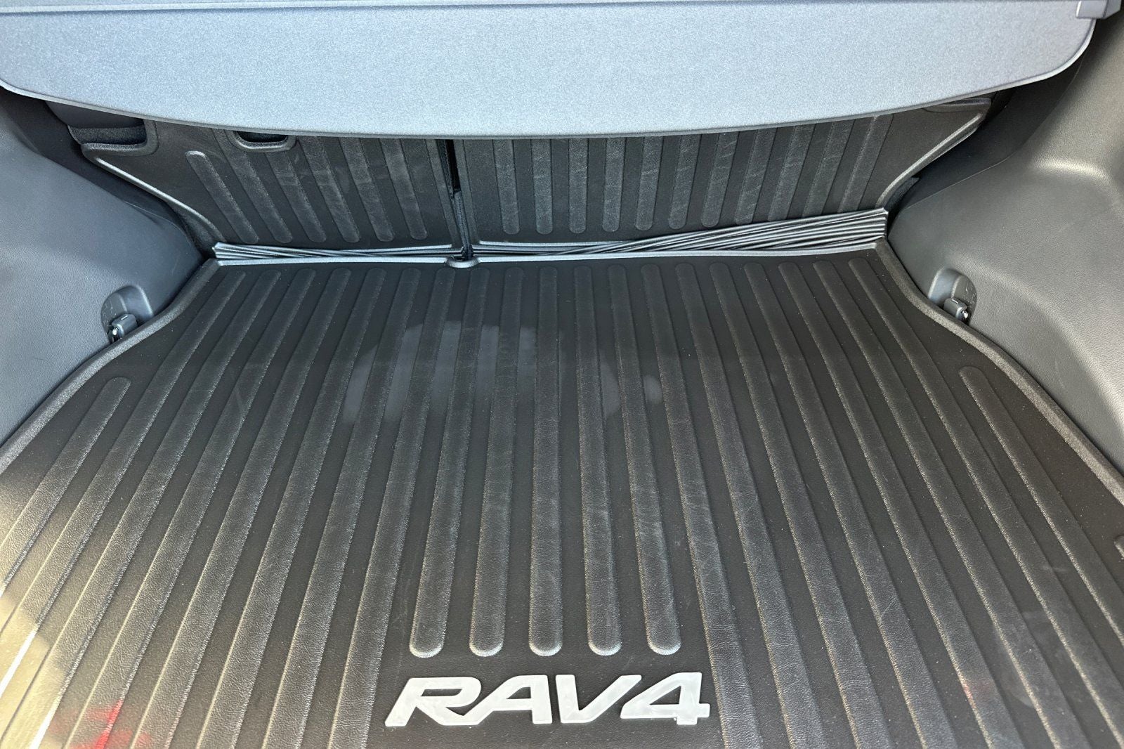 2025 Toyota RAV4 Plug-In Hybrid SE
