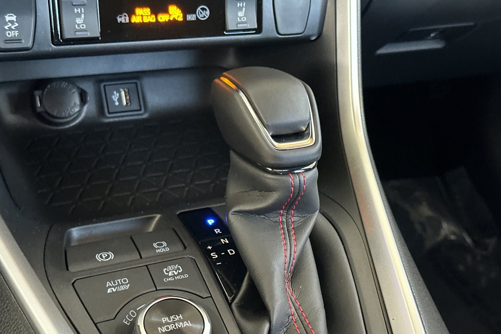 2025 Toyota RAV4 Plug-In Hybrid SE