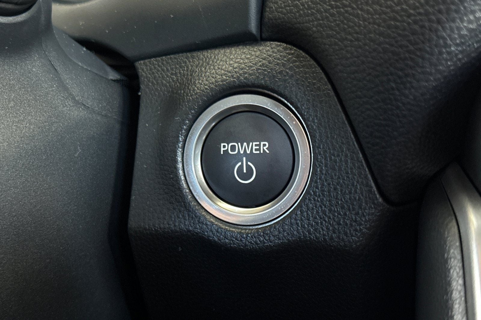 2025 Toyota RAV4 Plug-In Hybrid SE