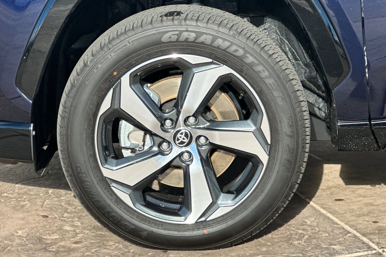 2025 Toyota RAV4 Plug-In Hybrid SE