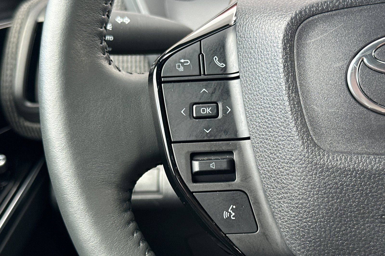 2023 Toyota bZ4X Limited