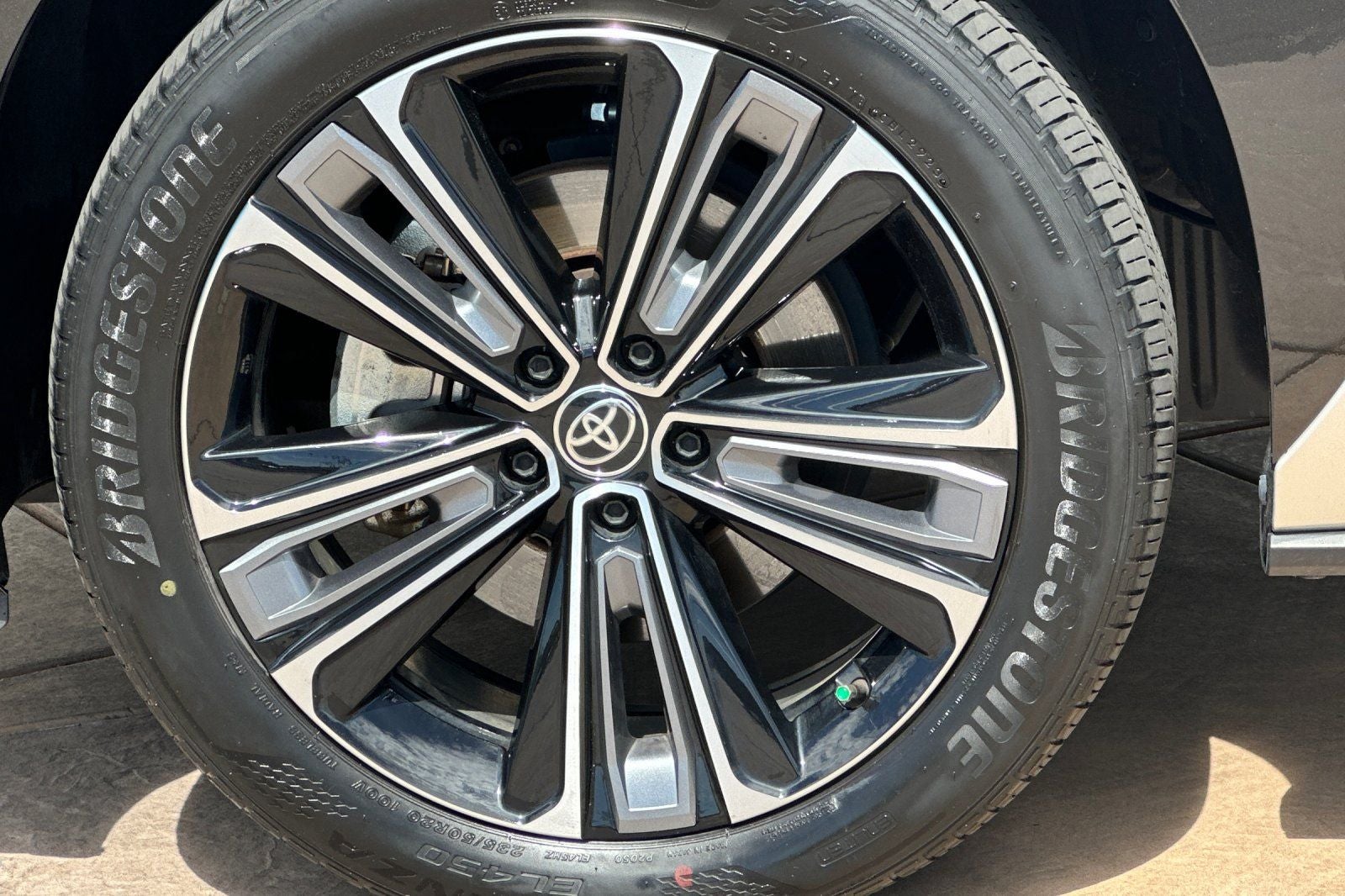 2023 Toyota bZ4X Limited