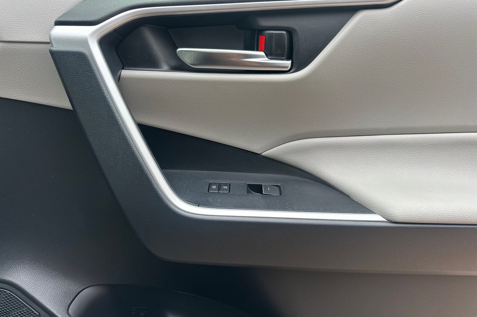 2025 Toyota RAV4 Hybrid XLE Premium