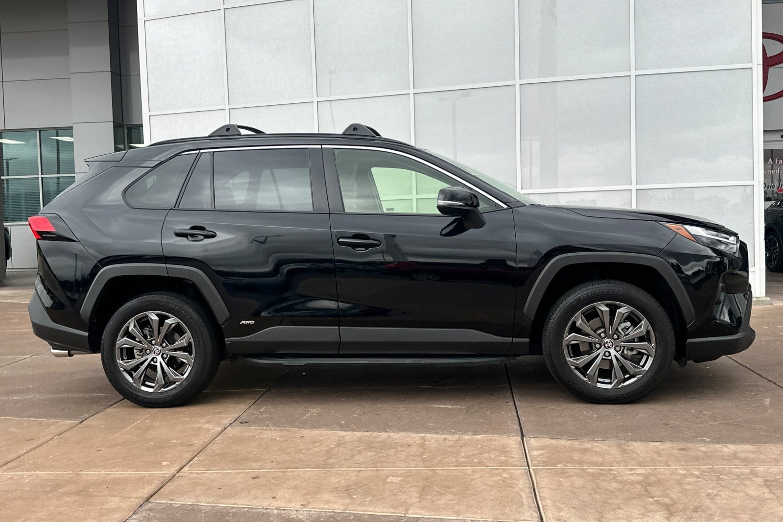 2025 Toyota RAV4 Hybrid XLE Premium