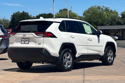 2025 Toyota RAV4 Hybrid XLE