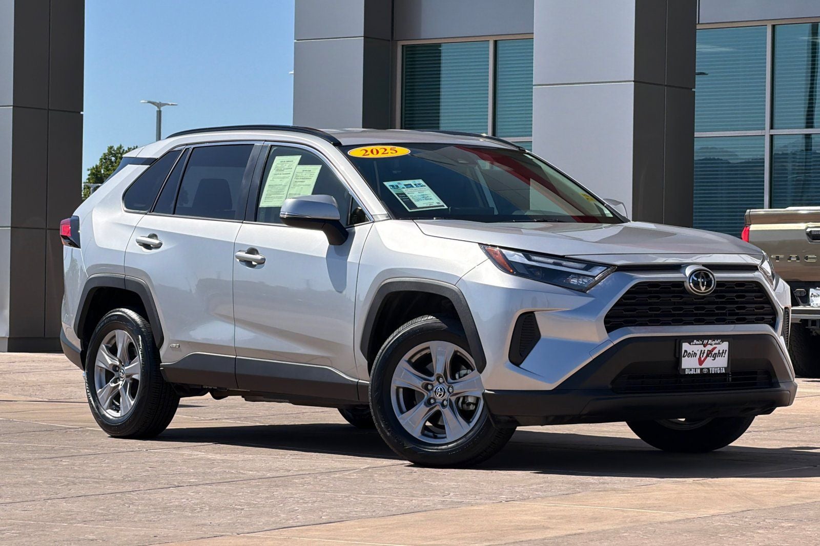 2025 Toyota RAV4 Hybrid XLE