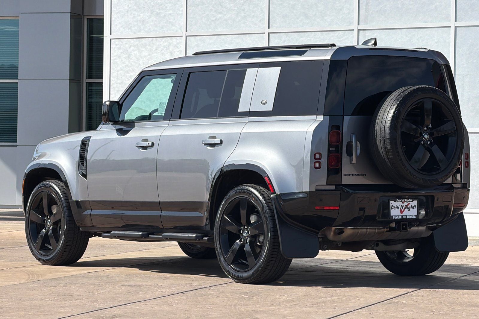 2023 Land Rover Defender 110 S