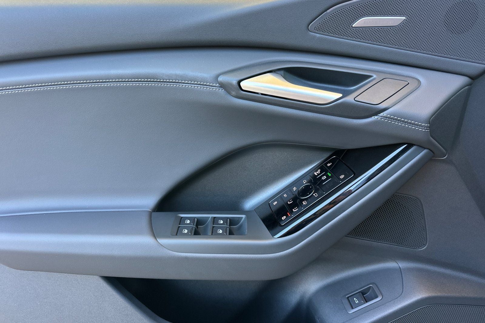 2025 Audi Q6 e-tron Prestige quattro
