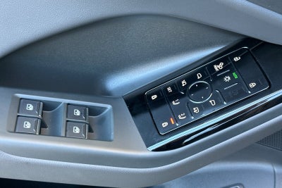 2025 Audi Q6 e-tron Prestige quattro