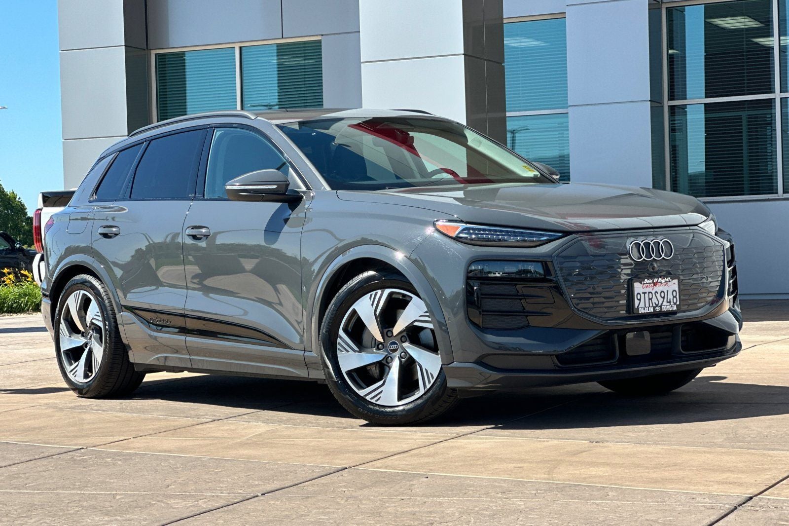 2025 Audi Q6 e-tron Prestige quattro