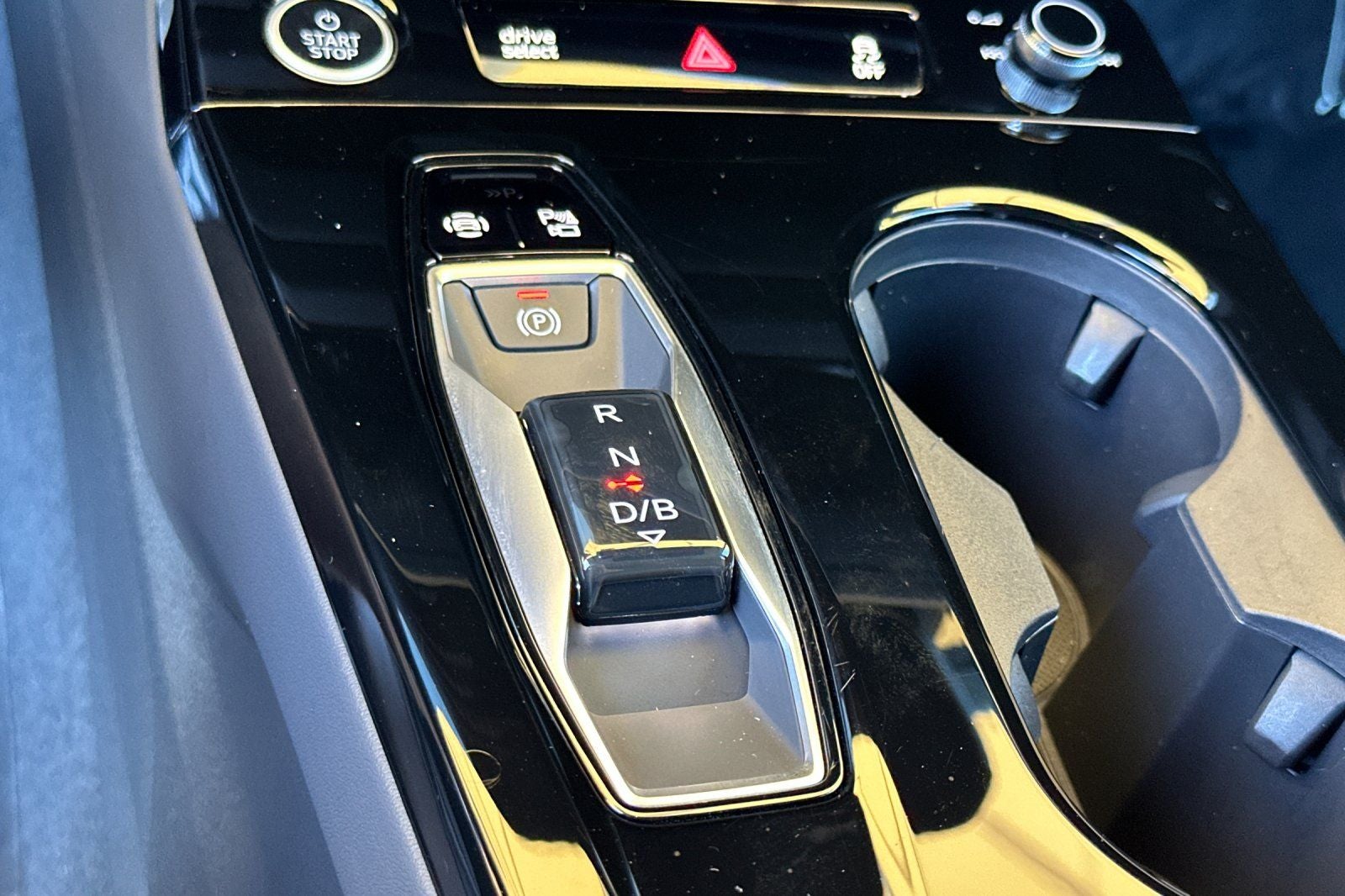 2025 Audi Q6 e-tron Prestige quattro