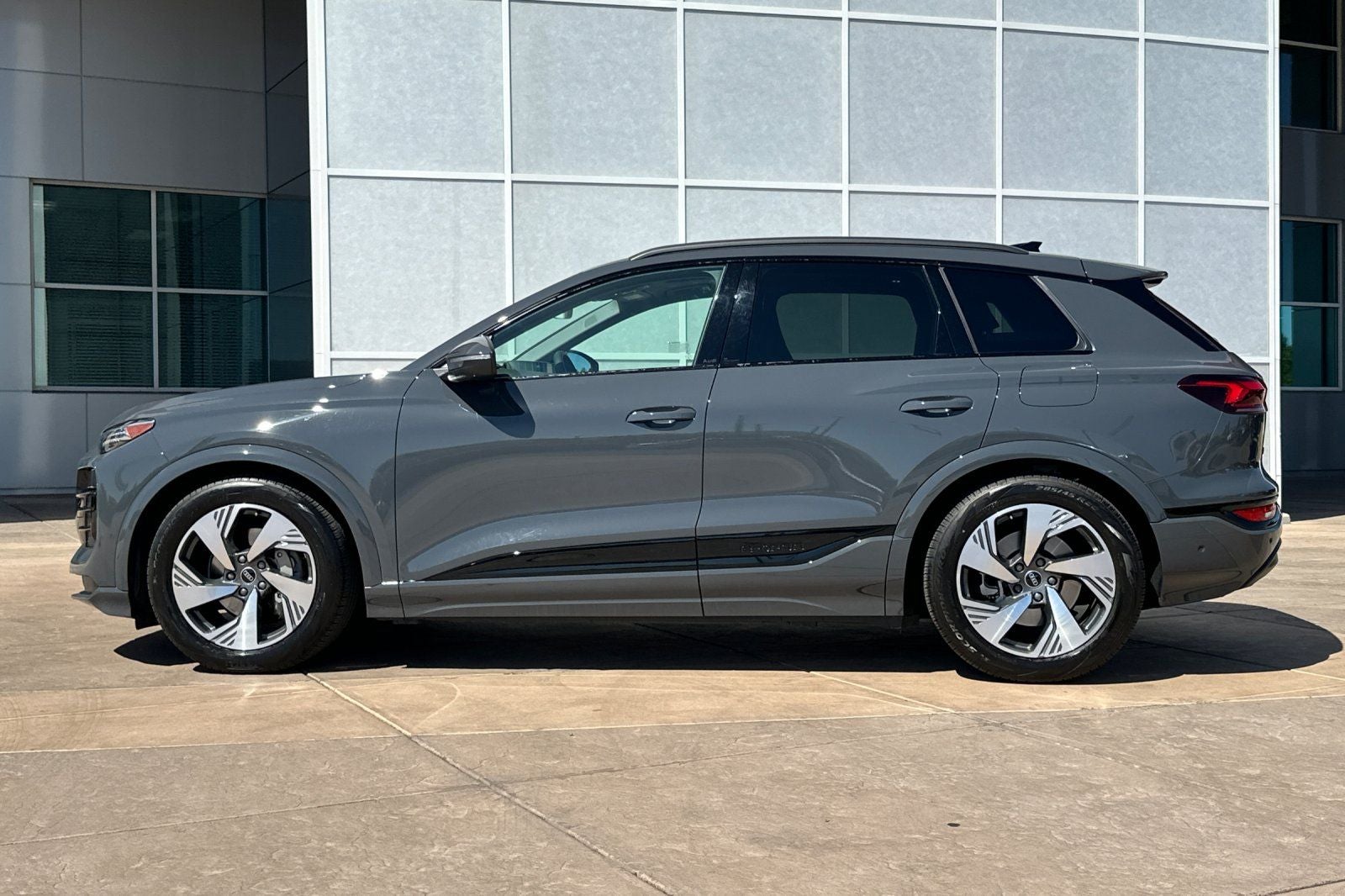 2025 Audi Q6 e-tron Prestige quattro