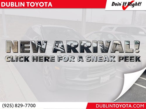 2023 Porsche Macan Base