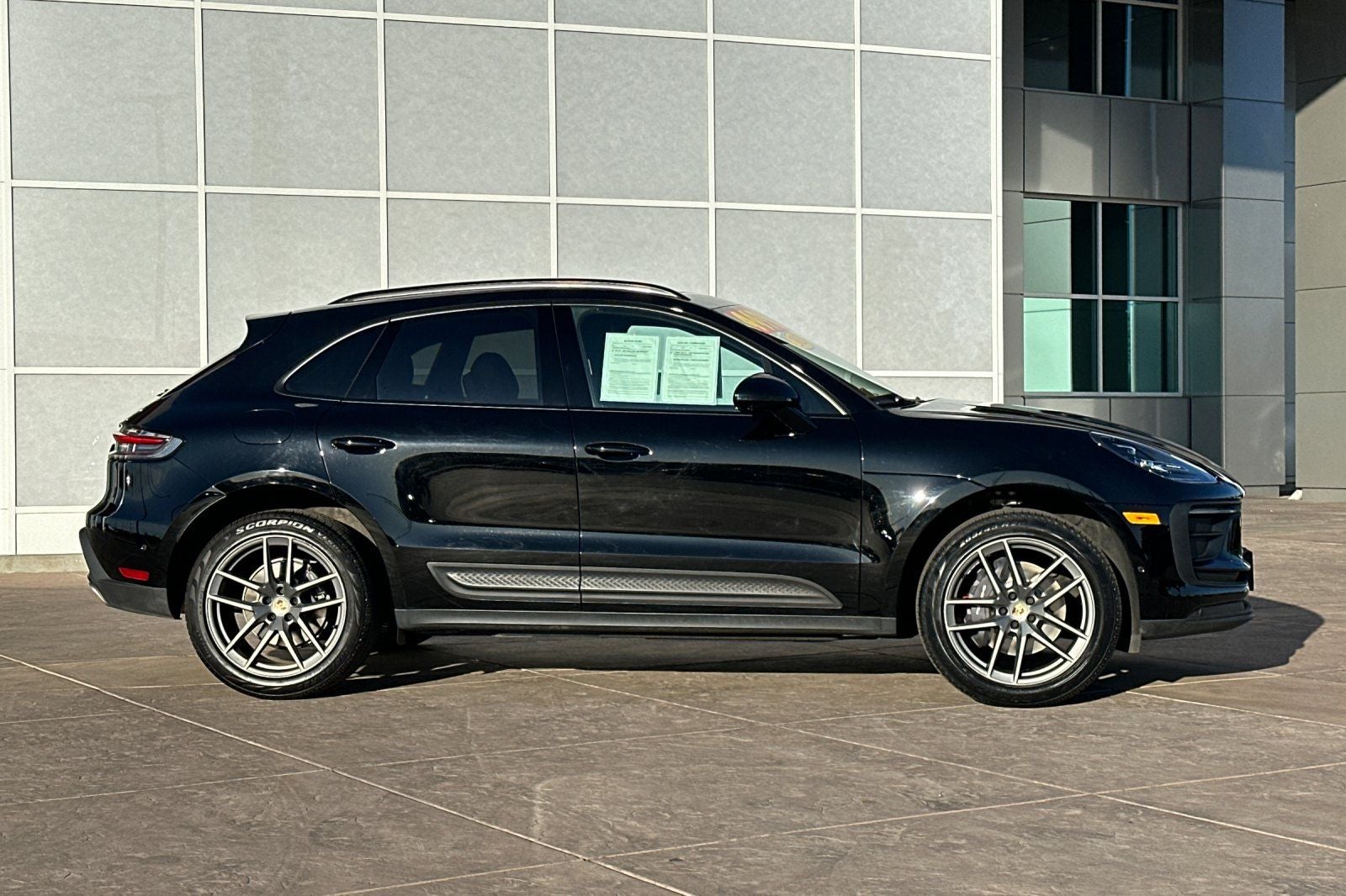 2023 Porsche Macan Base