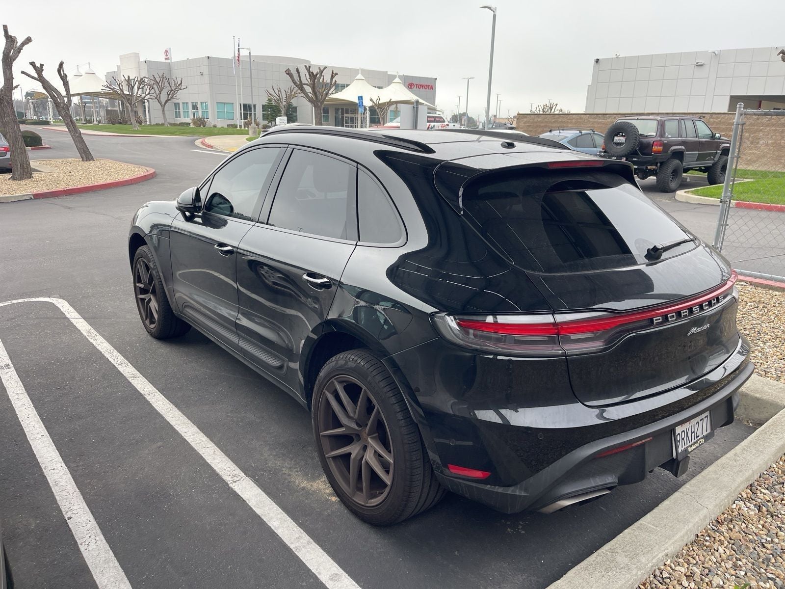 2023 Porsche Macan Base