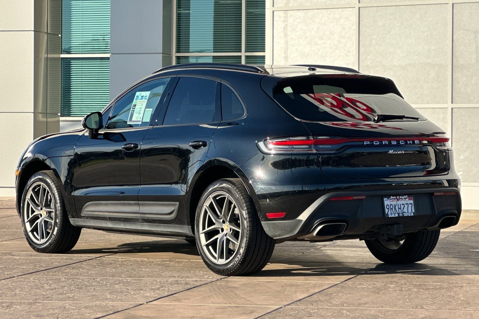 2023 Porsche Macan Base