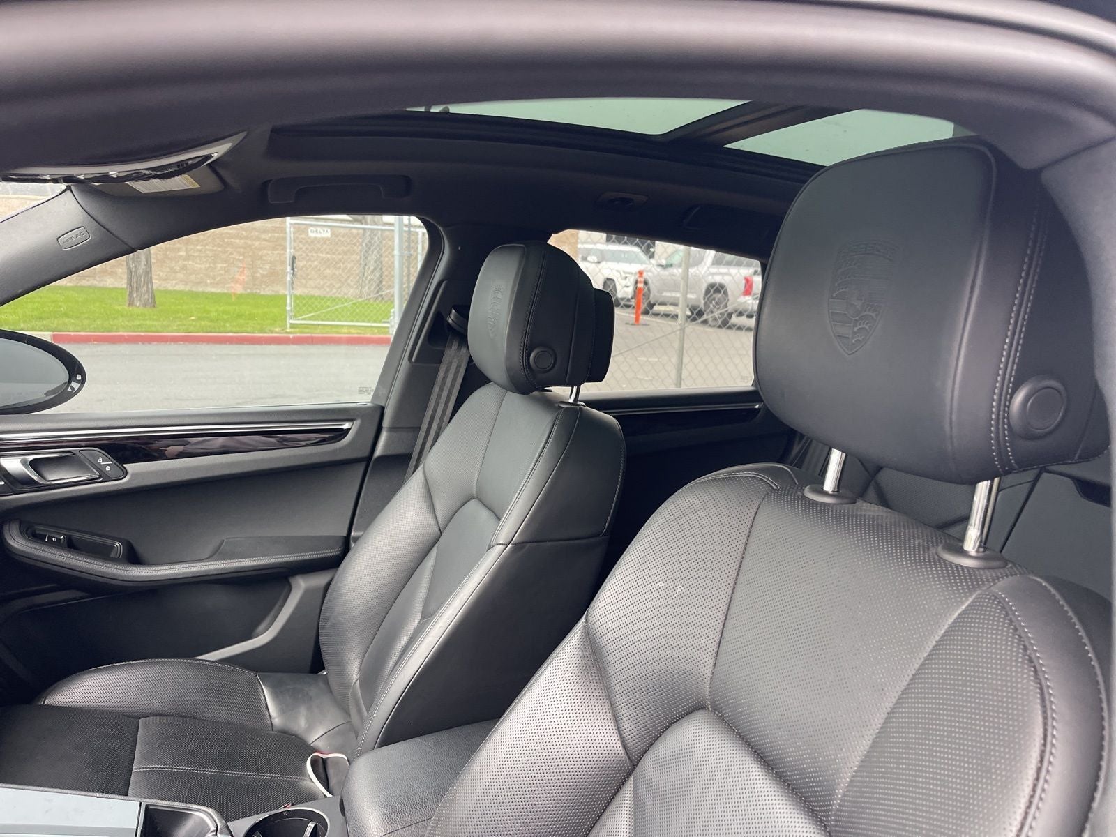 2023 Porsche Macan Base