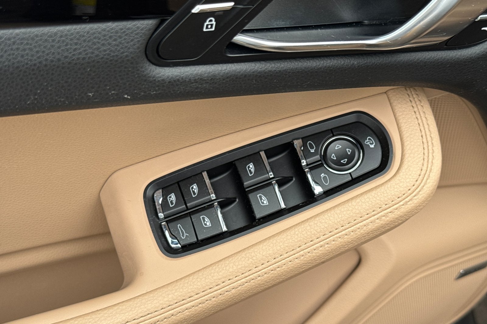 2022 Porsche Macan Base
