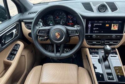 2022 Porsche Macan Base