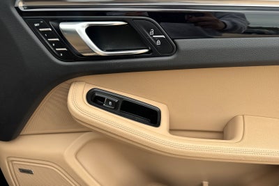 2022 Porsche Macan Base