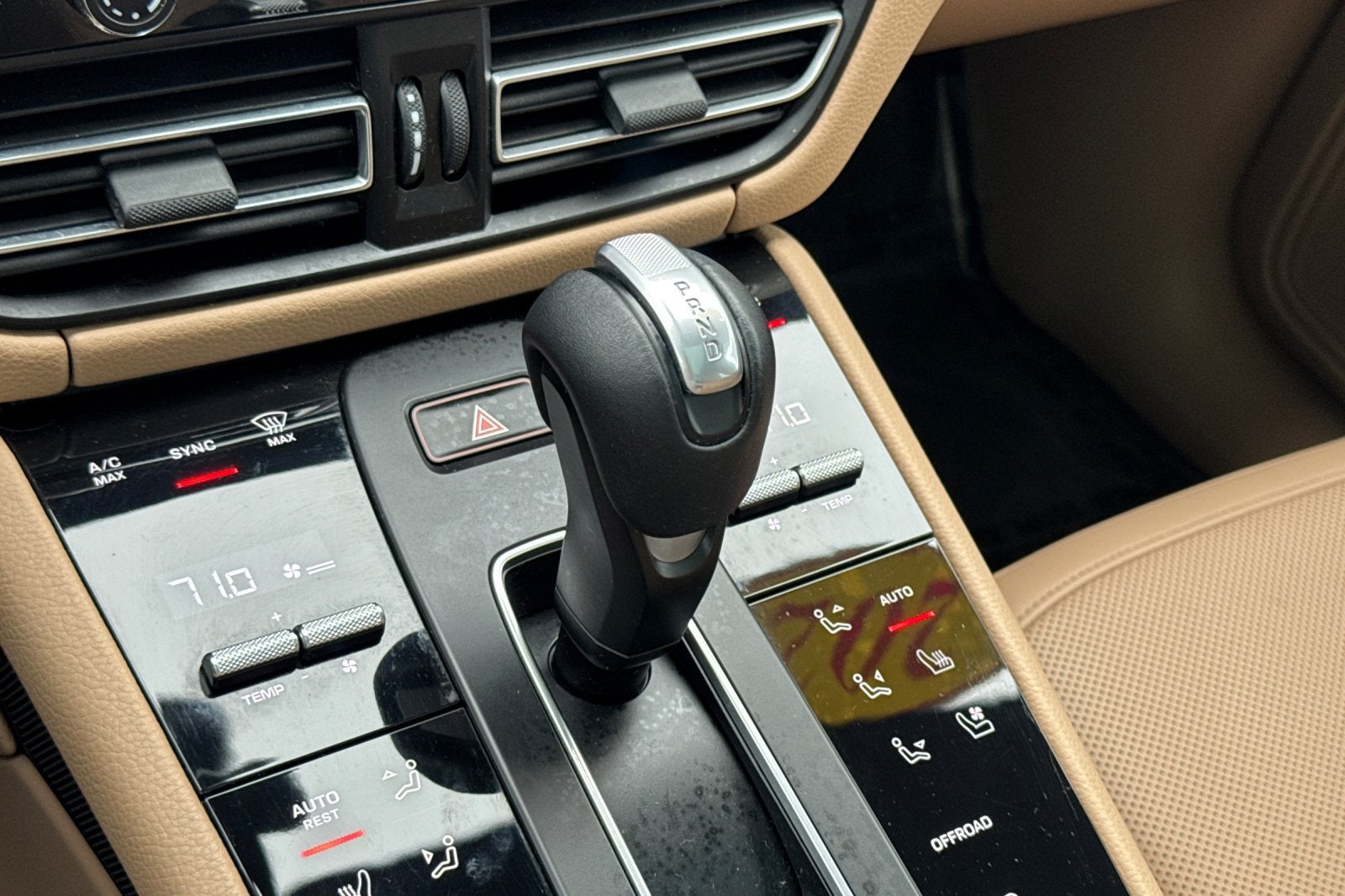 2022 Porsche Macan Base
