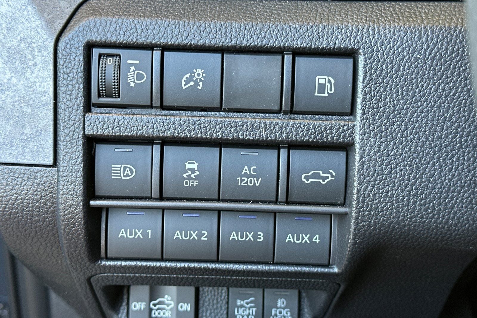 2026 Toyota Tacoma i-FORCE MAX Tacoma Trailhunter