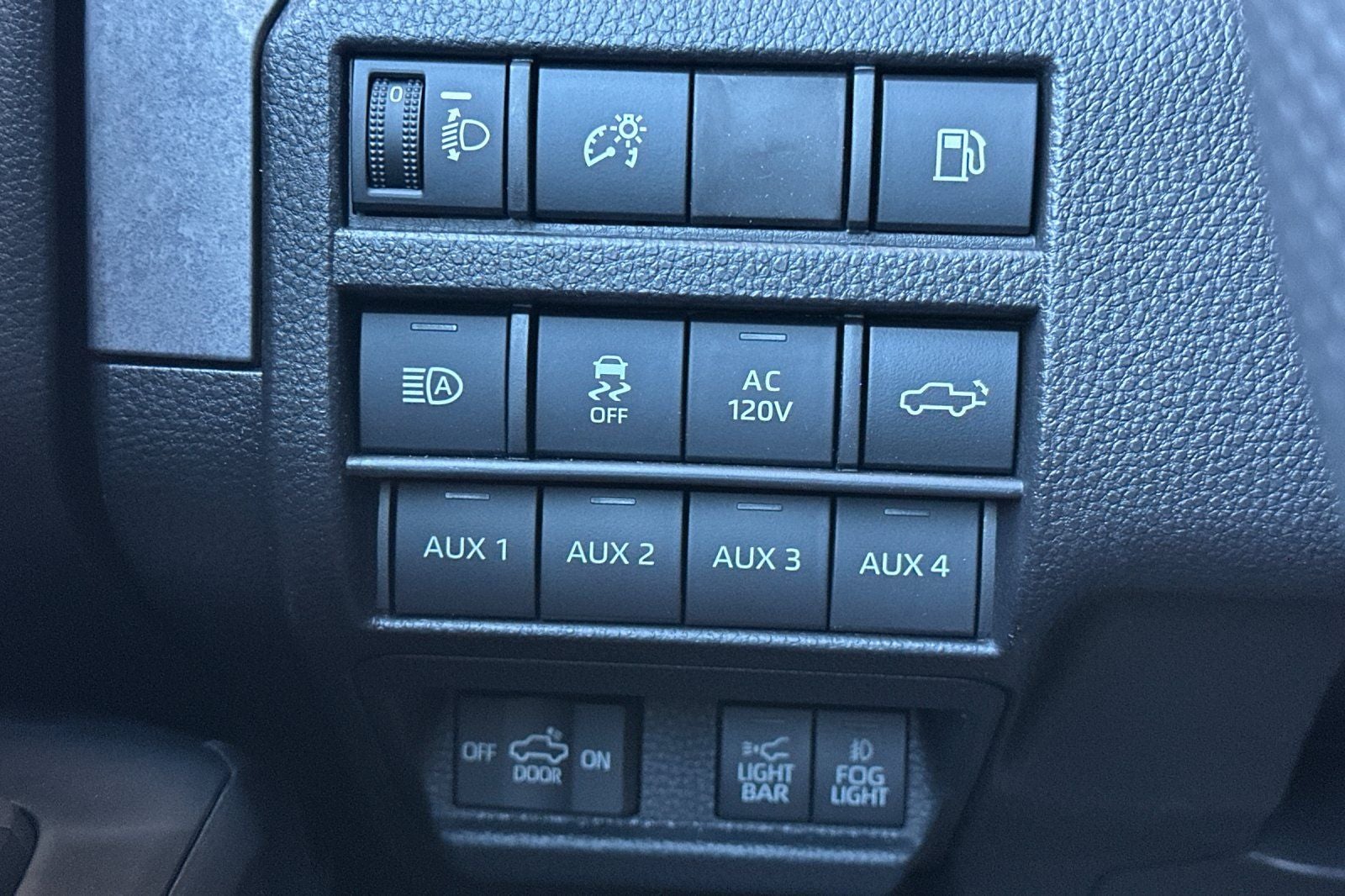 2026 Toyota Tacoma i-FORCE MAX Tacoma Trailhunter
