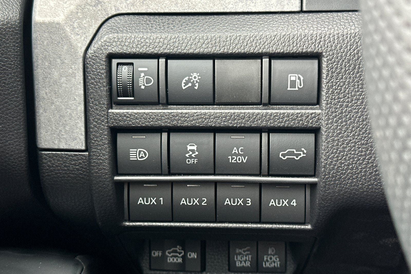 2026 Toyota Tacoma i-FORCE MAX Tacoma Trailhunter