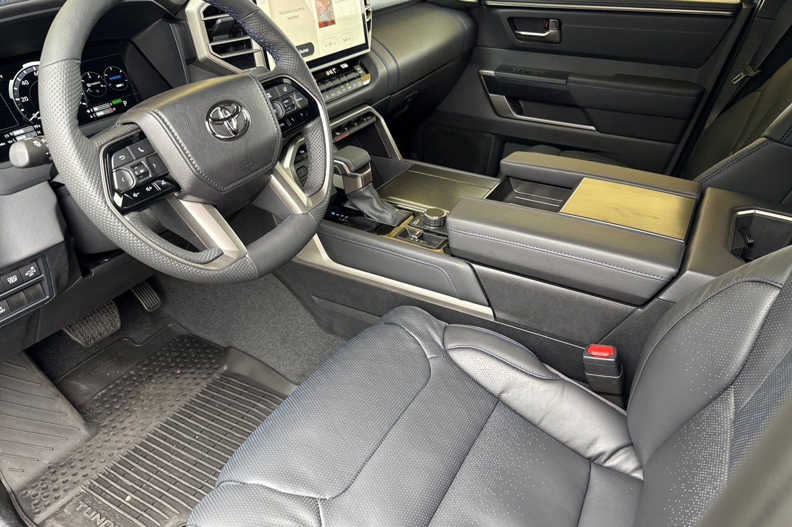 2026 Toyota Tundra i-FORCE MAX Tundra Platinum