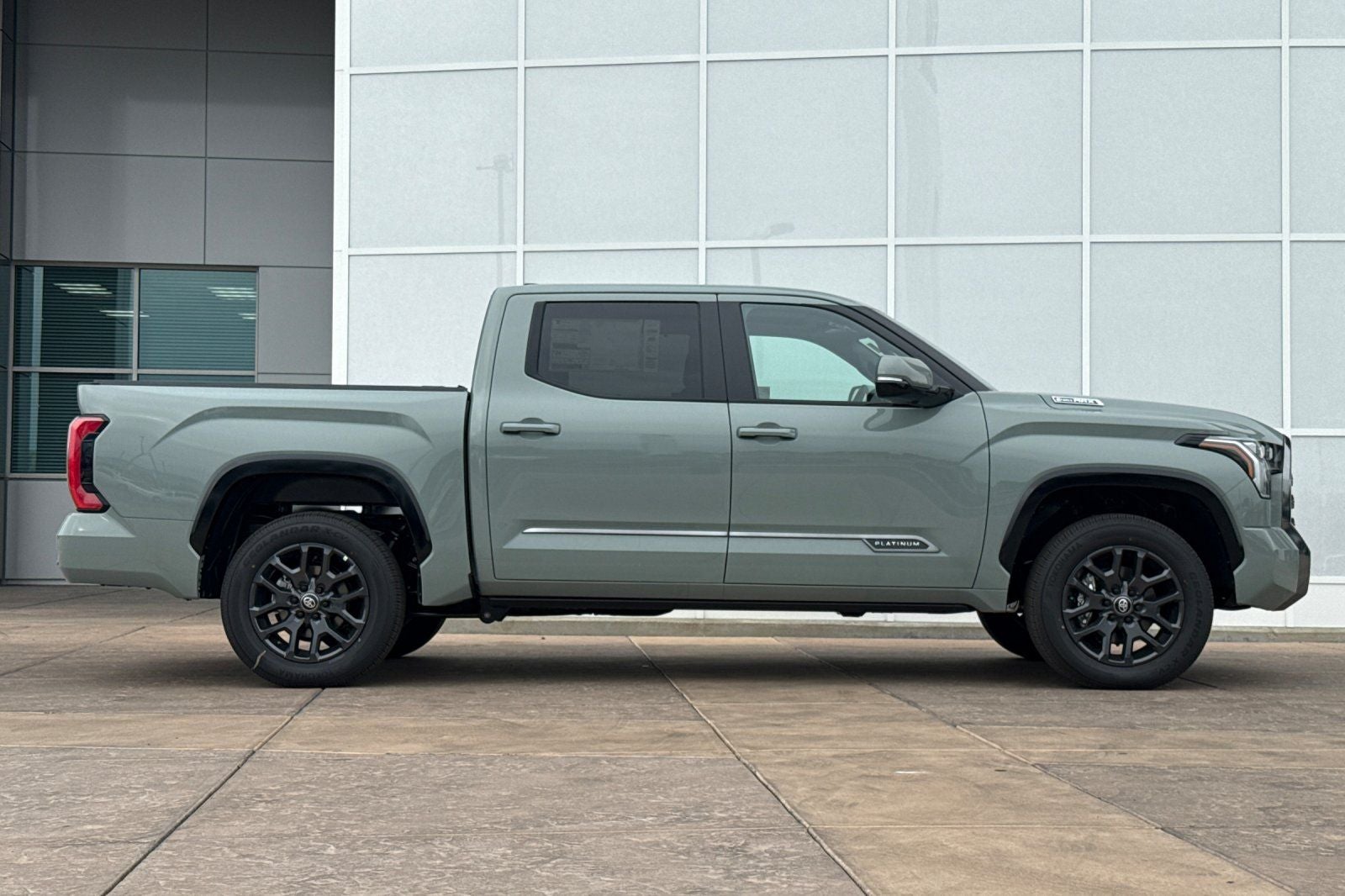 2026 Toyota Tundra i-FORCE MAX Tundra Platinum