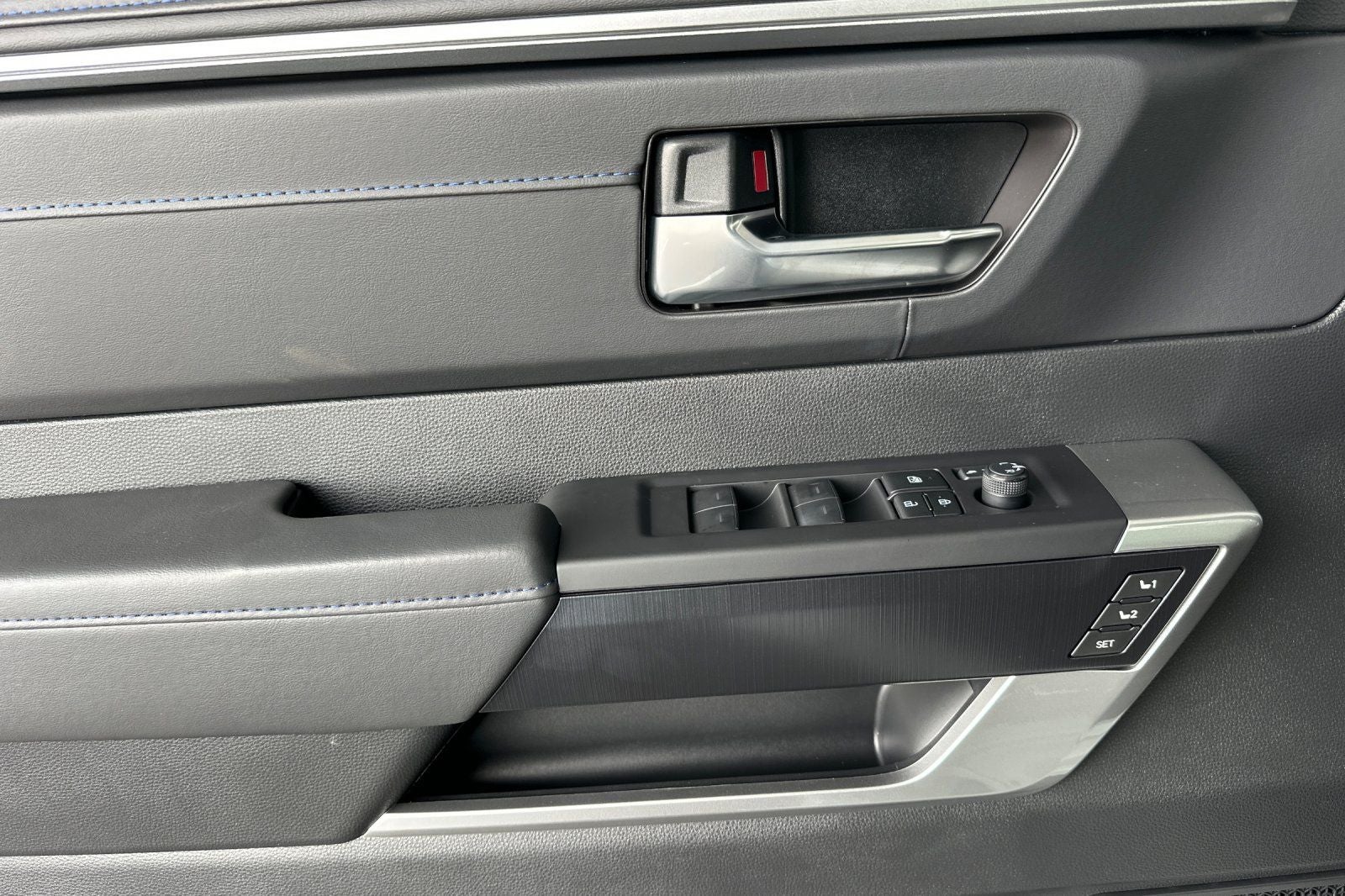 2025 Toyota Tundra i-FORCE MAX Tundra Platinum