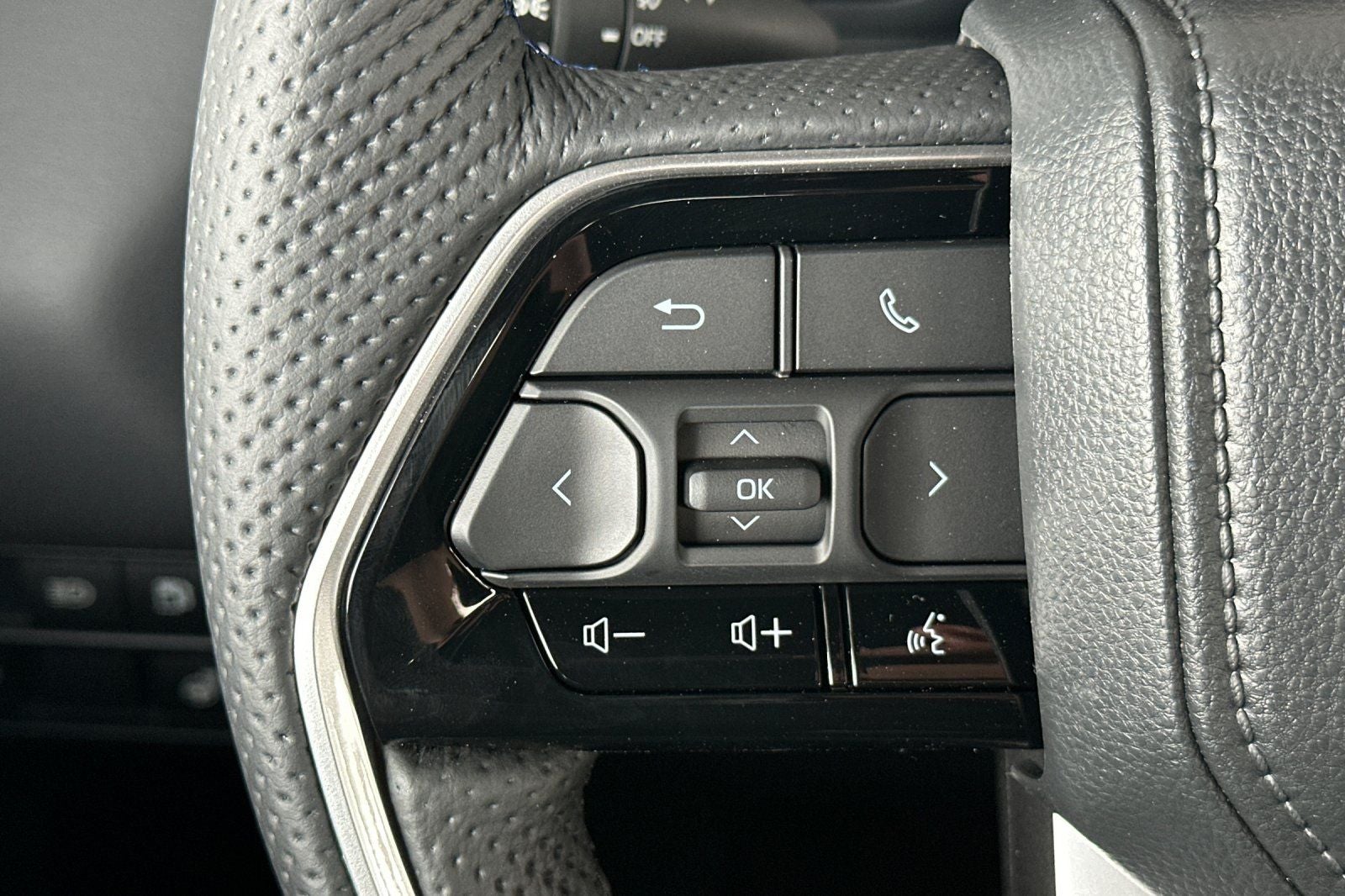 2025 Toyota Tundra i-FORCE MAX Tundra Platinum