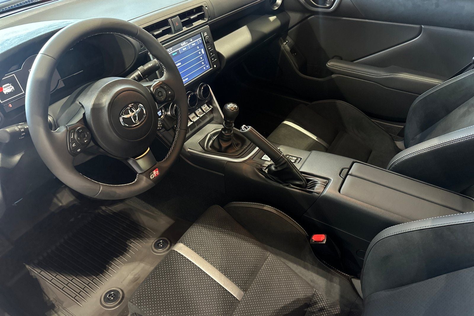 2026 Toyota GR86 Premium MT