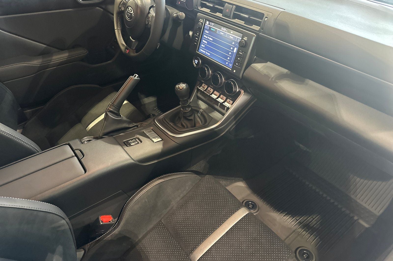 2026 Toyota GR86 Premium MT