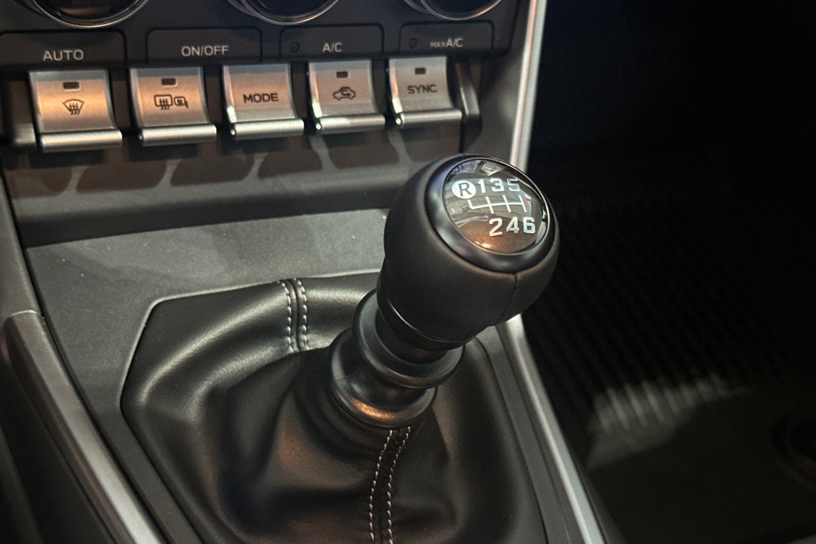 2026 Toyota GR86 Premium MT