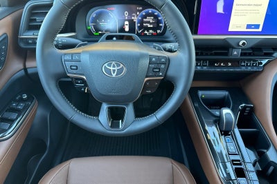 2026 Toyota Toyota Crown Signia Limited