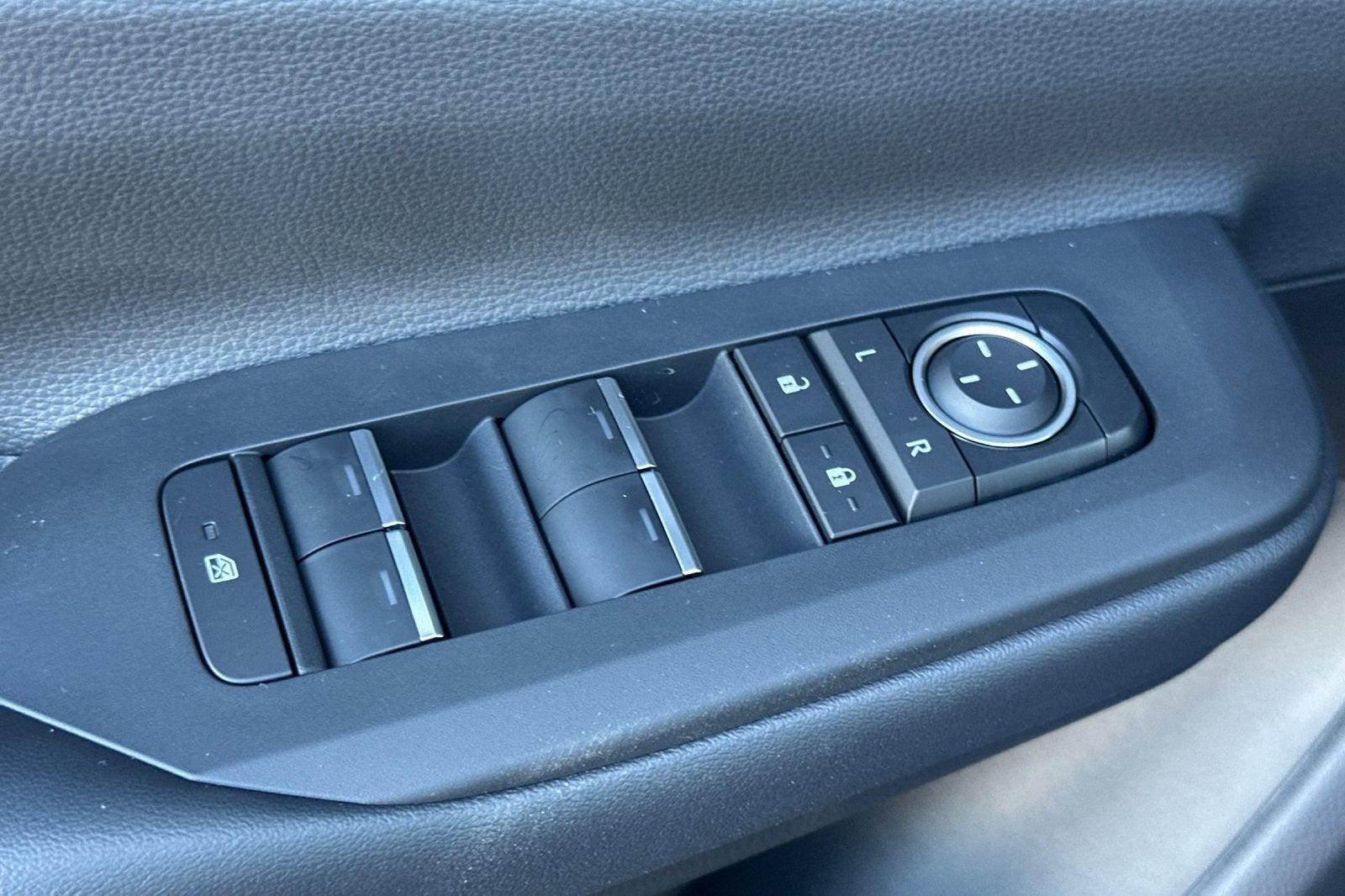 2027 Toyota Prius Plug-in Hybrid XSE Premium