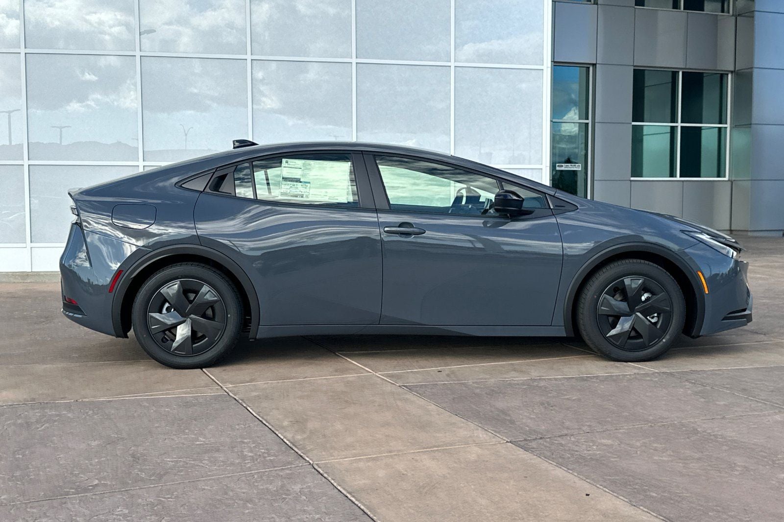 2026 Toyota Prius Plug-in Hybrid SE