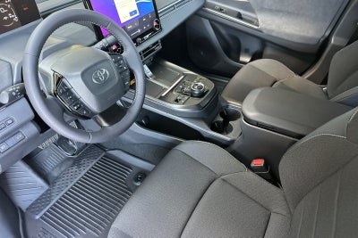 2027 Toyota C-HR SE