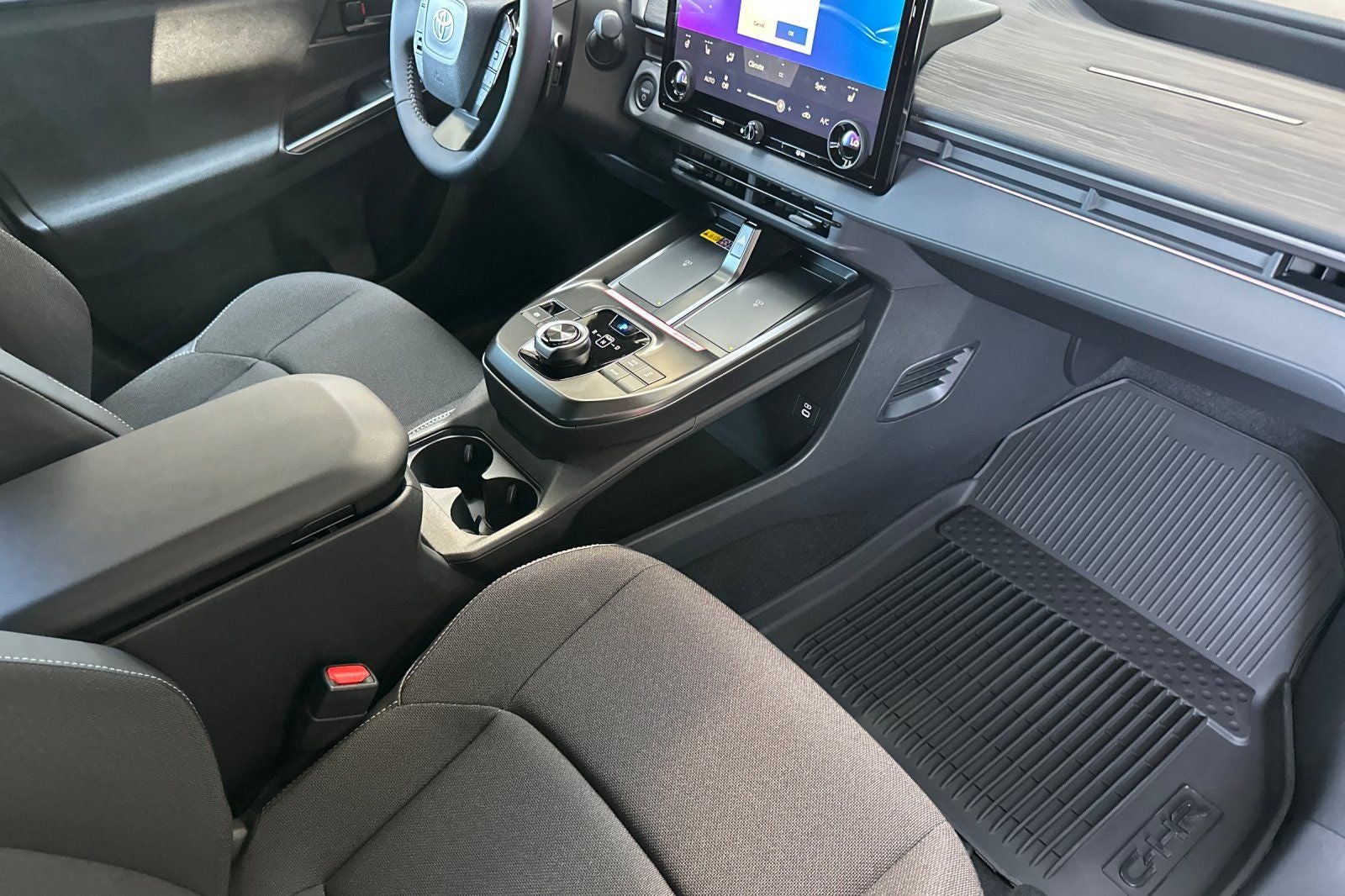 2027 Toyota C-HR SE
