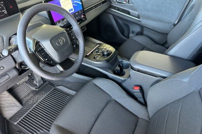 2027 Toyota C-HR SE