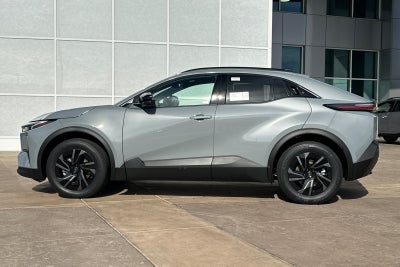 2027 Toyota C-HR SE