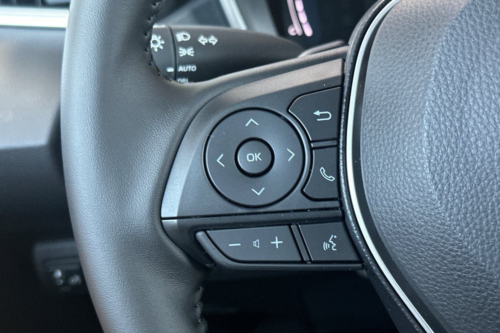 2027 Toyota Corolla Hatchback SE
