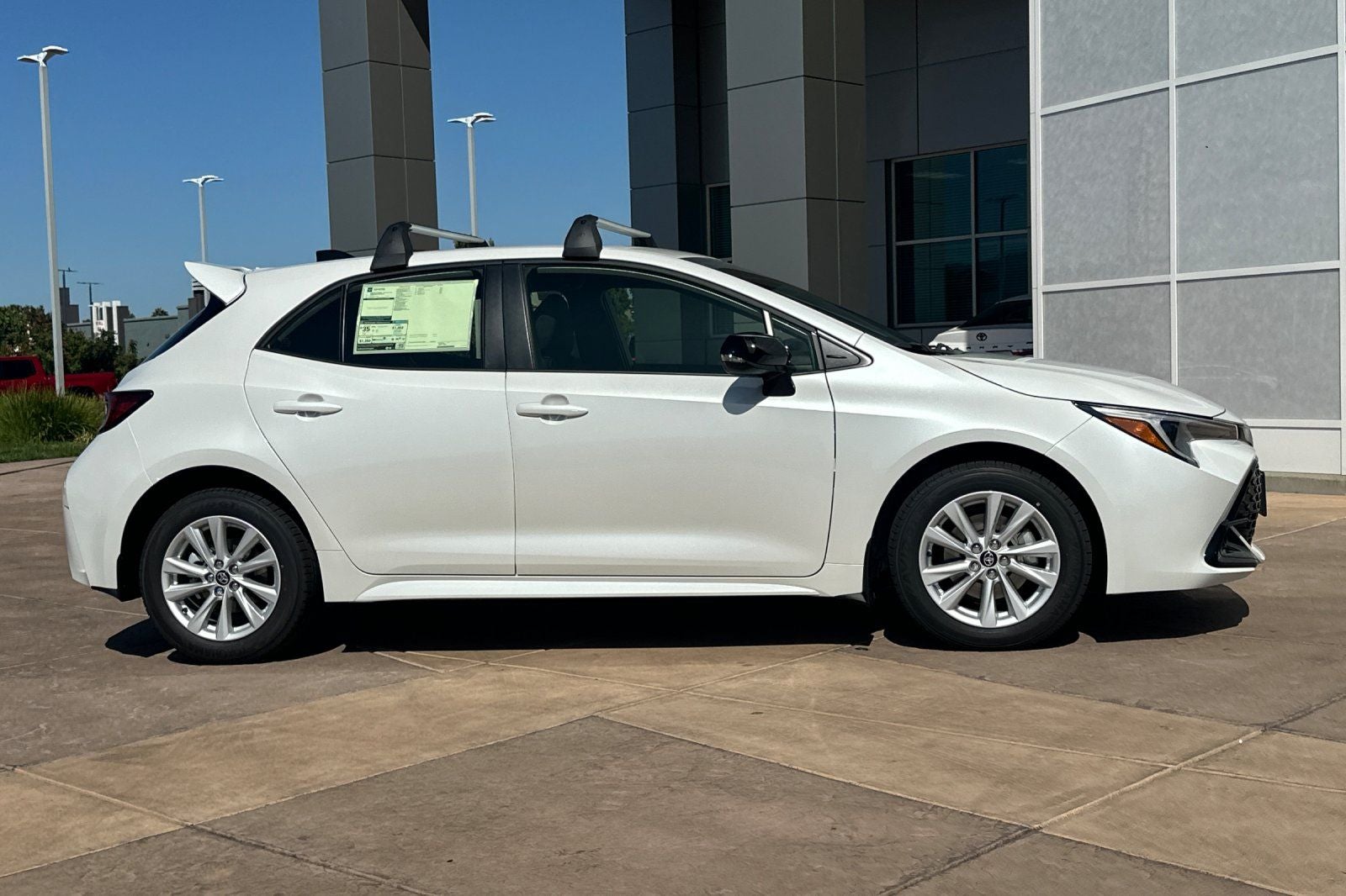 2027 Toyota Corolla Hatchback SE